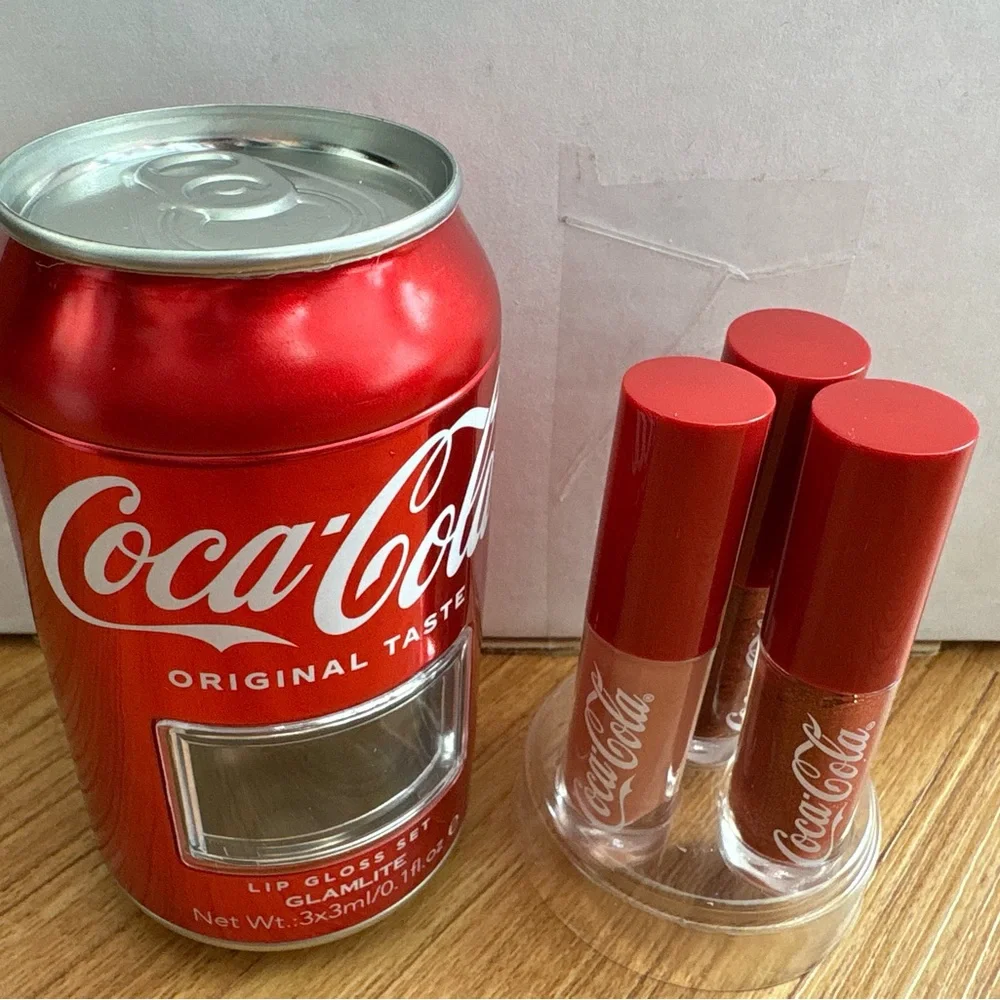 Glamlite Coca Cola Original Lip Gloss Set - Picture 4 of 4